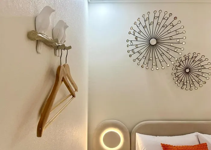 Opening Special, Lona Ku, Subway Station 5 Minutes, Stylish Design *